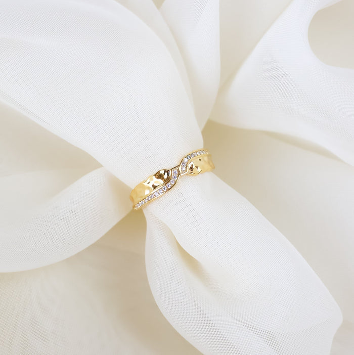 Gold Blair Ring (Gizelle)