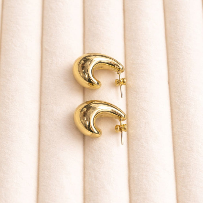 Gold Teardrop Earring (Gizelle)