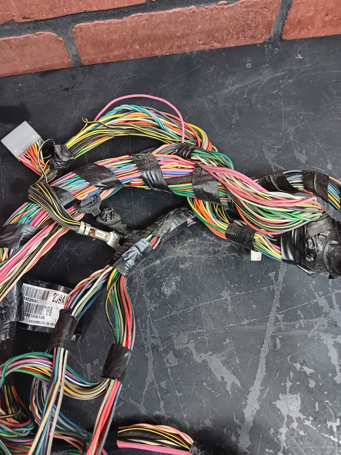 2007-2008 Dodge Caliber Mopar Dash Instrument Panel Wiring Harness 05084239AE