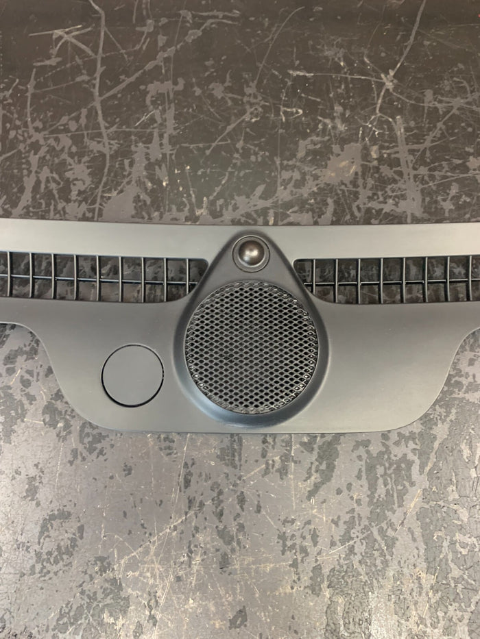 2014-2022 JEEP GRAND CHEROKEE UPPER DASH DEFROSTER GRILLE PANEL VENT OEM