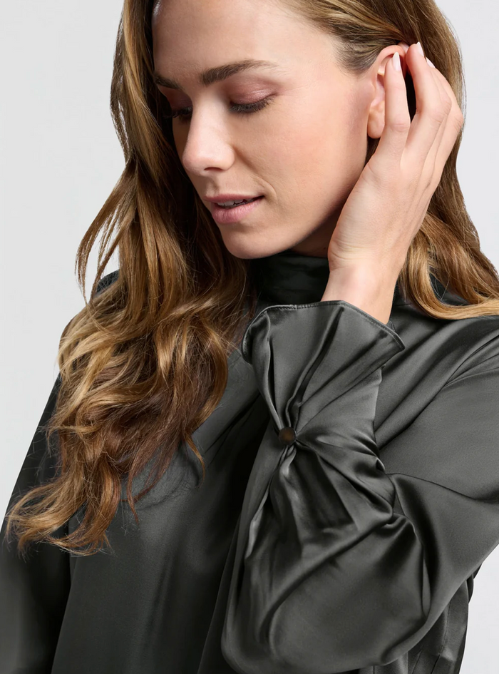 Blouse With Pleats (Yaya)