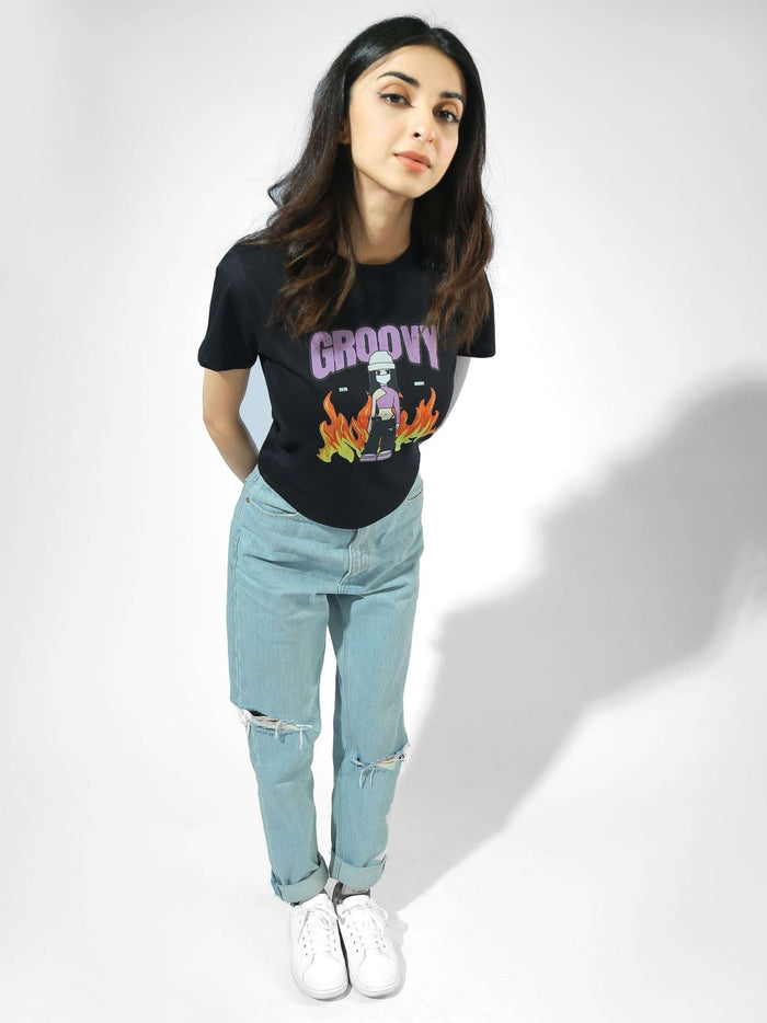 Black Baby Tee Female Model Front View – GROOVY Girl – GROOVY Pakistan