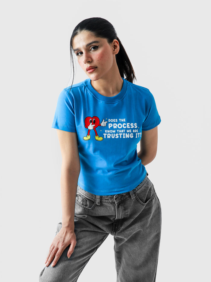 Process baby tee closeup bold graphic print detail Pakistan – GROOVY