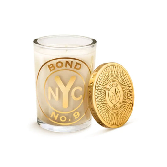 Signature by Bond No 9 for Unisex 6.4 oz Candle