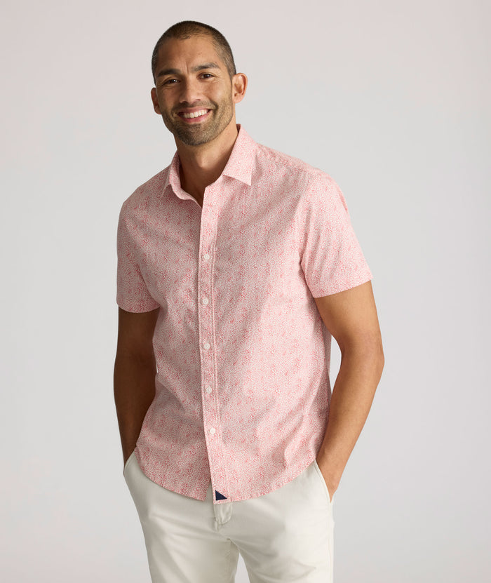 Model is wearing UNTUCKit Coldwell sort sleeve  printed cotton shirt.