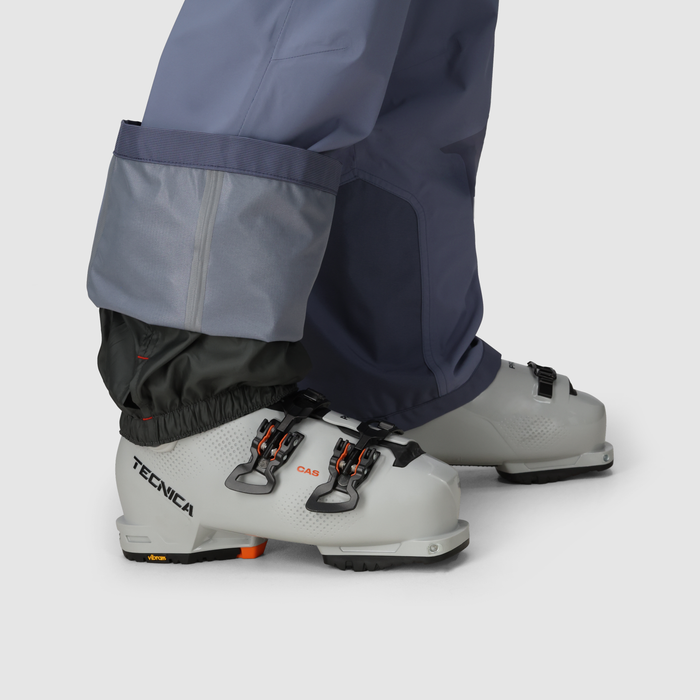 Summit | B27 :: Snow Gaiter / Keep snow out of your boots and pant legs with these built-in durable, stretchy snow gaiters.