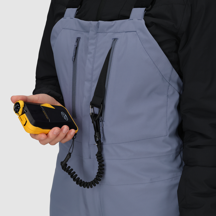 Summit | B31 :: Beacon Pocket / Keep your avalanche beacon secure with this specially-designed pocket for comfort, closeness, and safety.